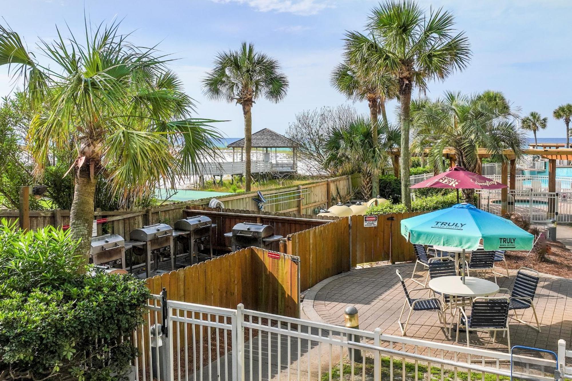 Pelican Beach Resort Destin Exterior foto